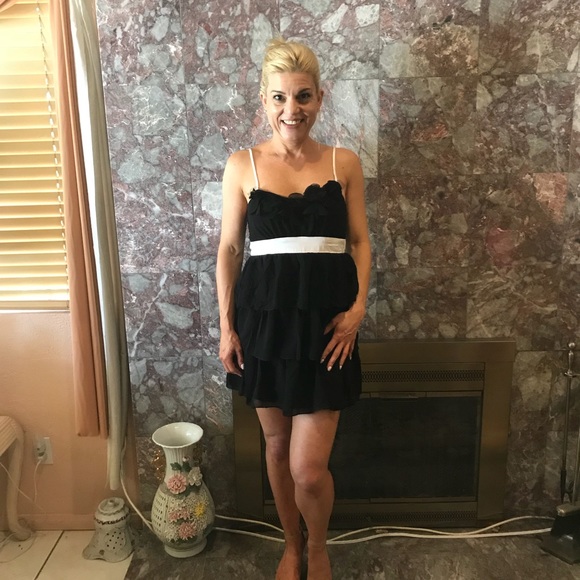 Black & white - Picture 8 of 8